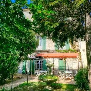 Au Saint Roch - Et Jardin Hotell